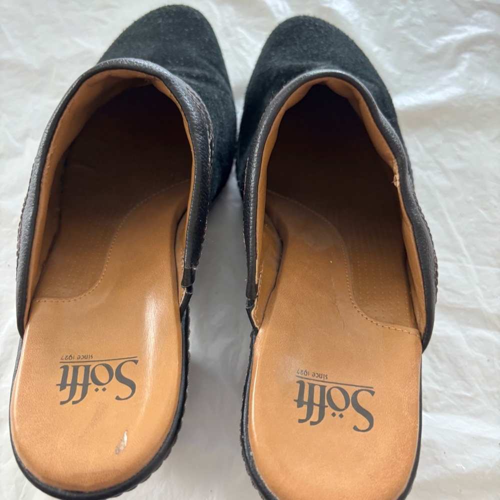 Sofft Octavia black Leather clog mules heeled SZ 9.5 Worn Once on carpet - Picture 9 of 14